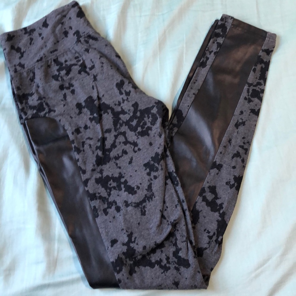 KENSIE PIECES CHEETAH PRINT LEGGINGS FAUX PANELING